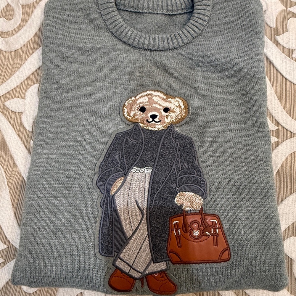 Sweater with Bear Design is not Ralph L ! no brand no label light green- grey c